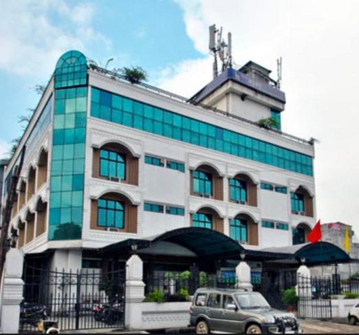 Hotel Ajay International Allahabad Bagian luar foto