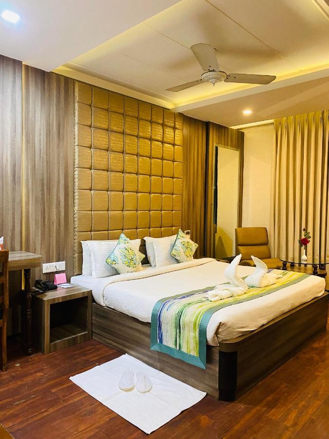 Hotel Ajay International Allahabad Bagian luar foto