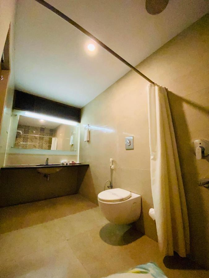 Hotel Ajay International Allahabad Bagian luar foto