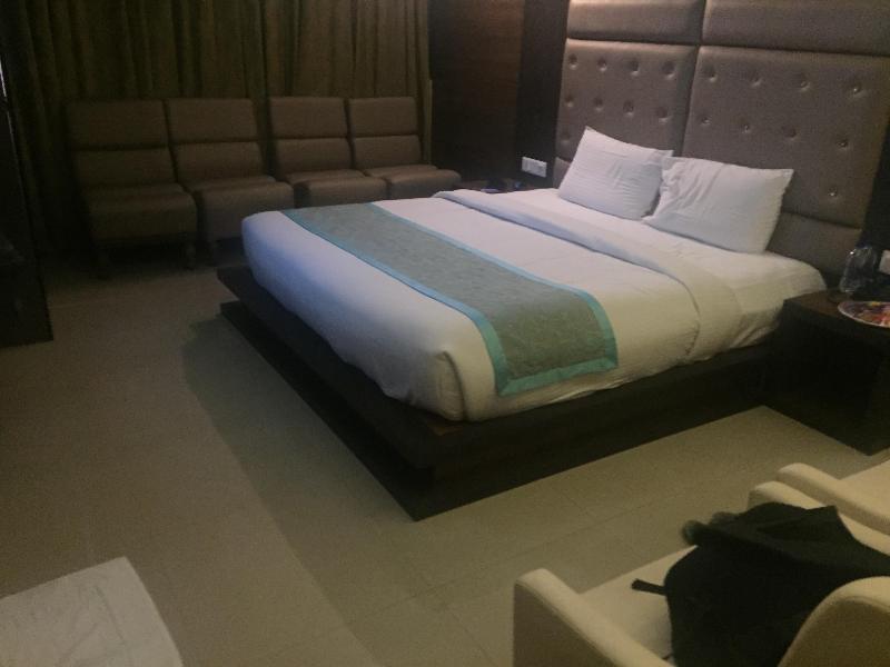 Hotel Ajay International Allahabad Bagian luar foto